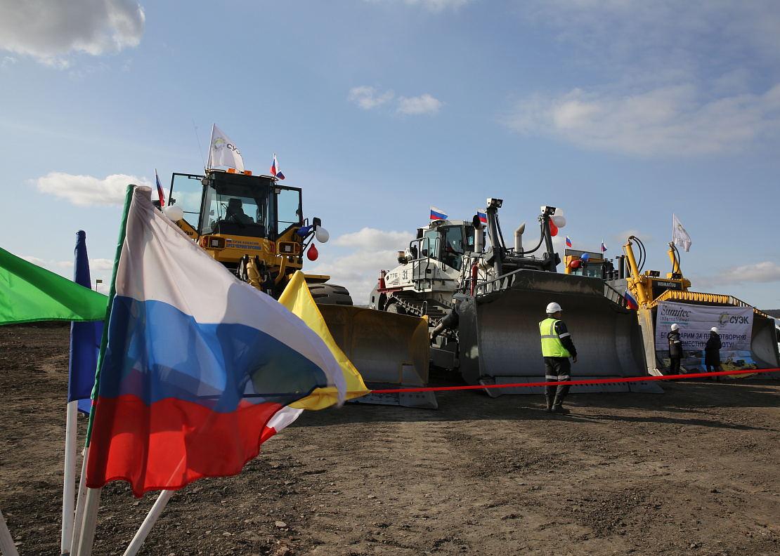 Новые бульдозеры Komatsu для разреза «Черногорский»